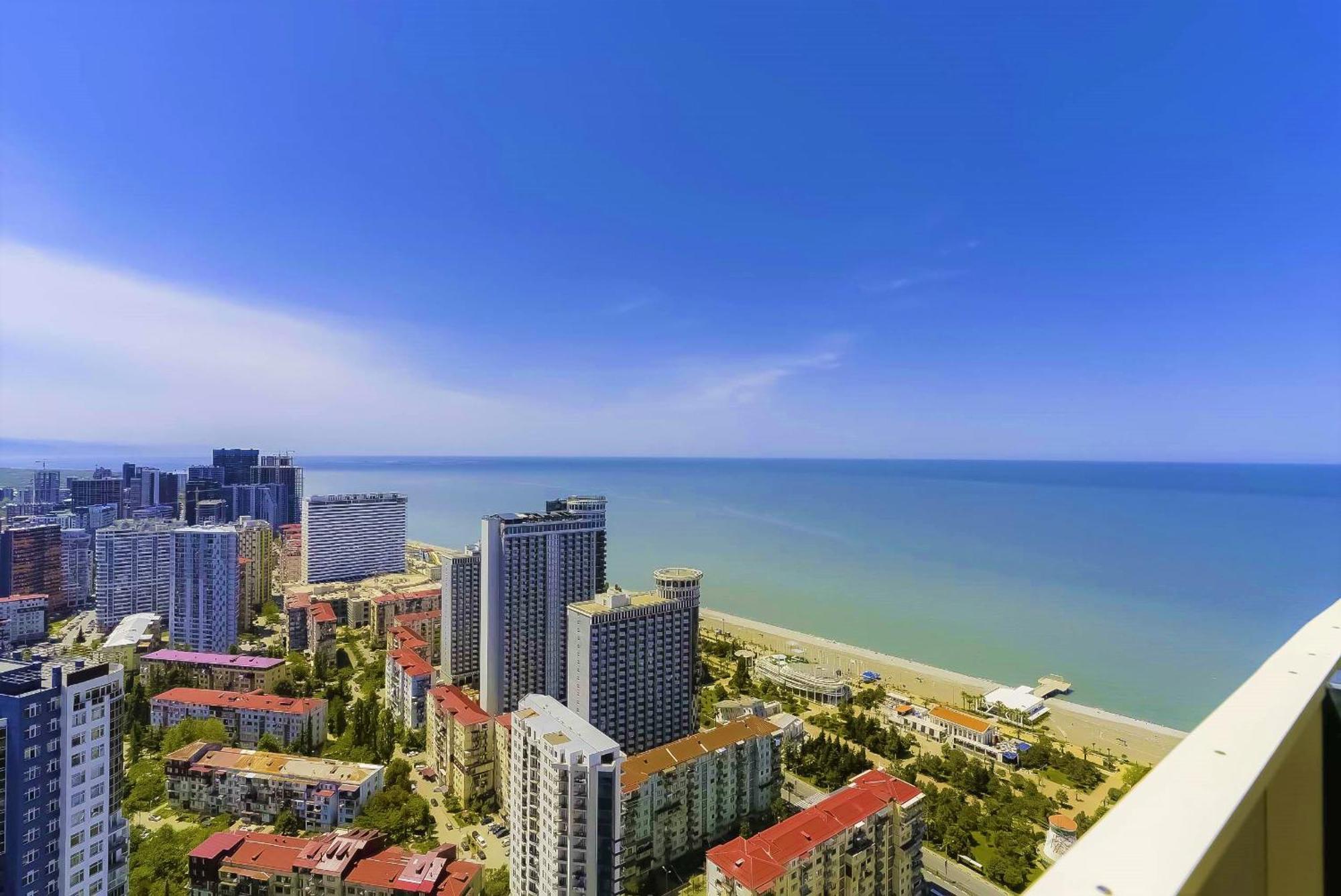 Luxury Beach Front Hotel Батумі Екстер'єр фото