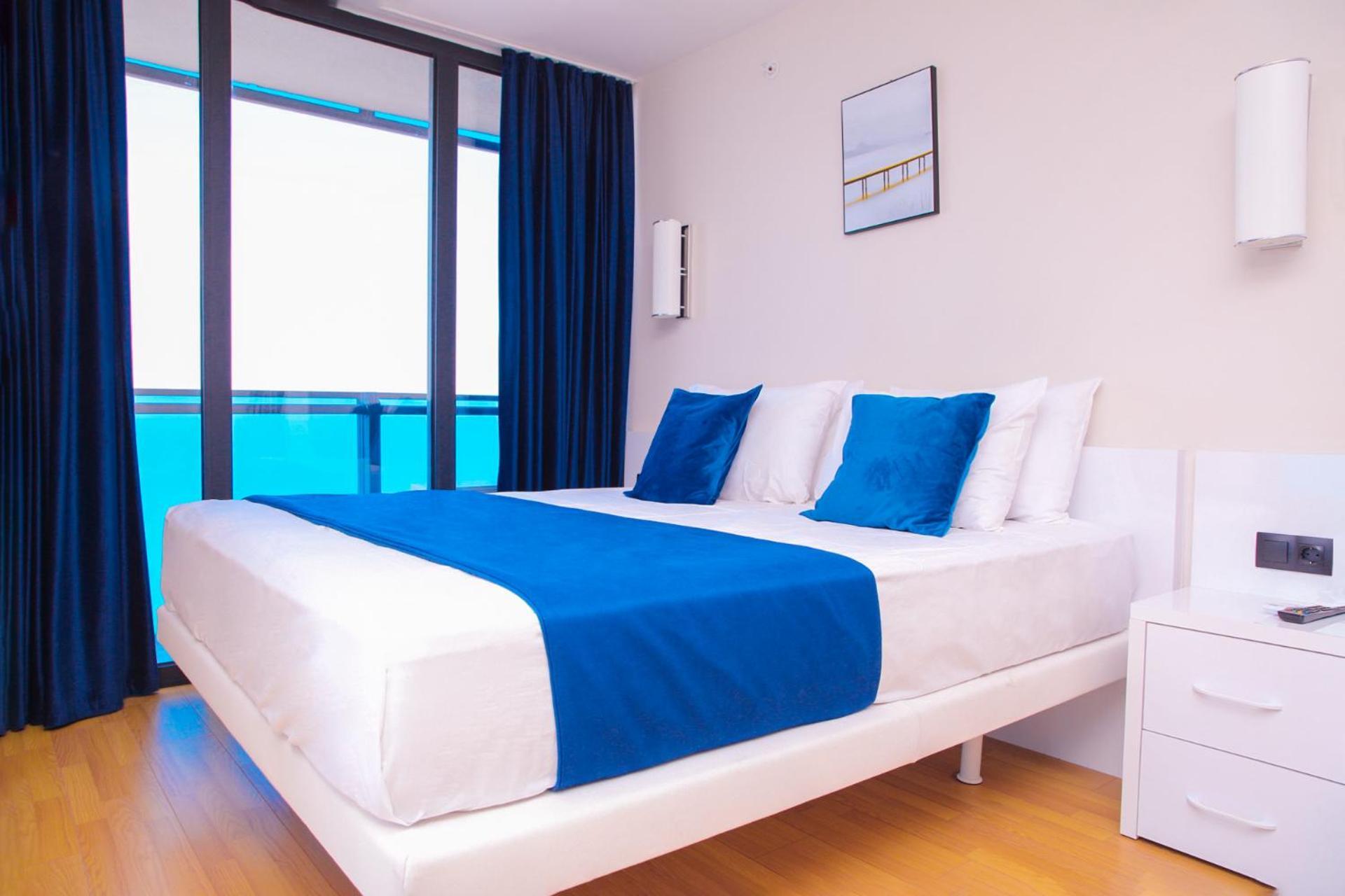 Luxury Beach Front Hotel Батумі Екстер'єр фото