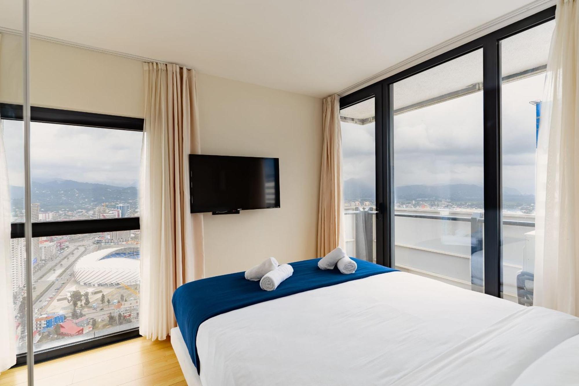 Luxury Beach Front Hotel Батумі Екстер'єр фото