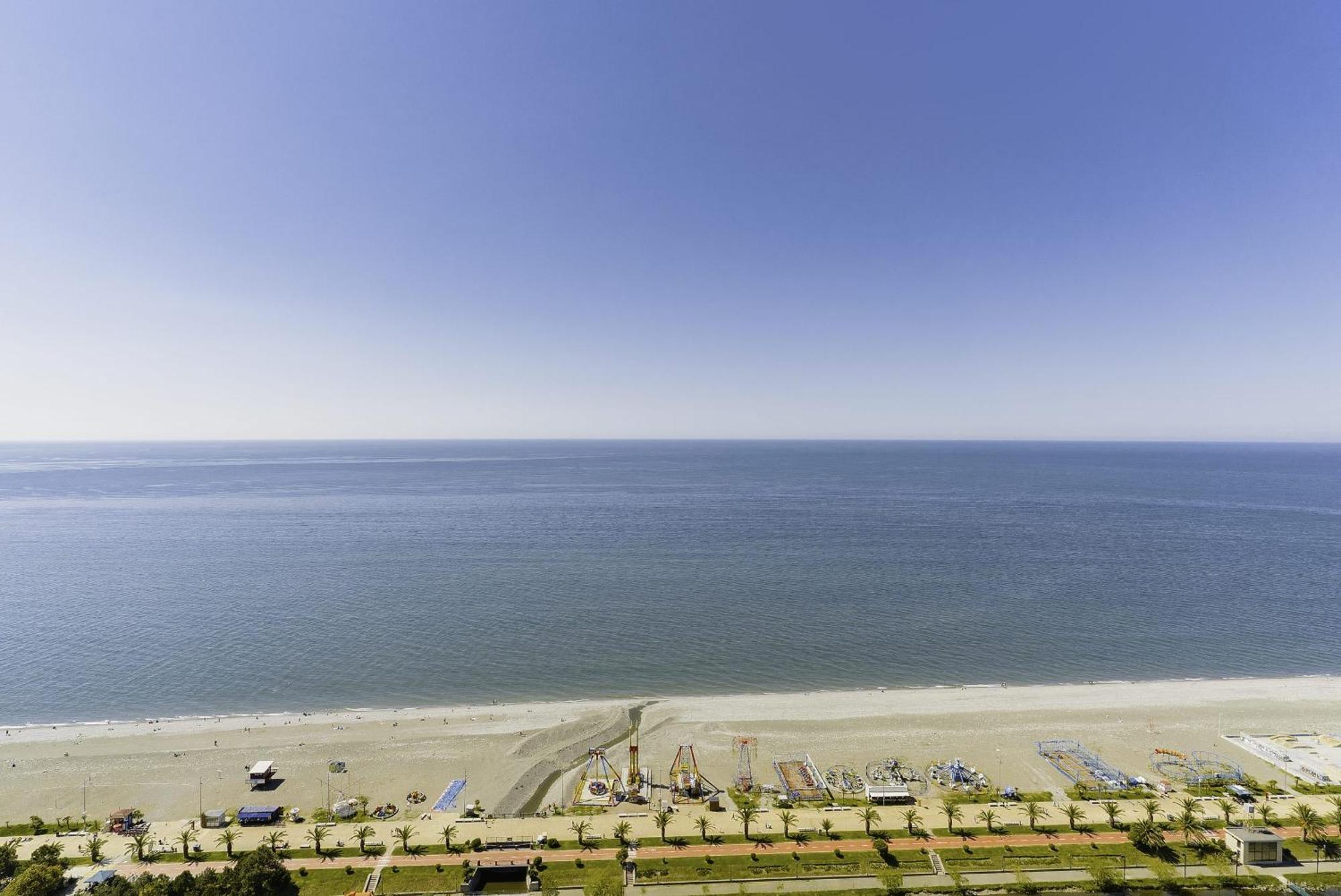 Luxury Beach Front Hotel Батумі Екстер'єр фото
