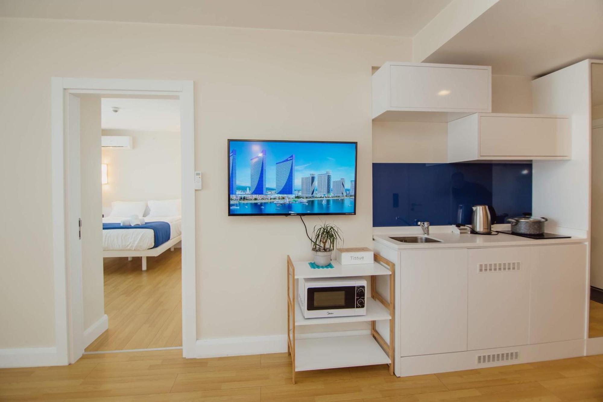 Luxury Beach Front Hotel Батумі Екстер'єр фото