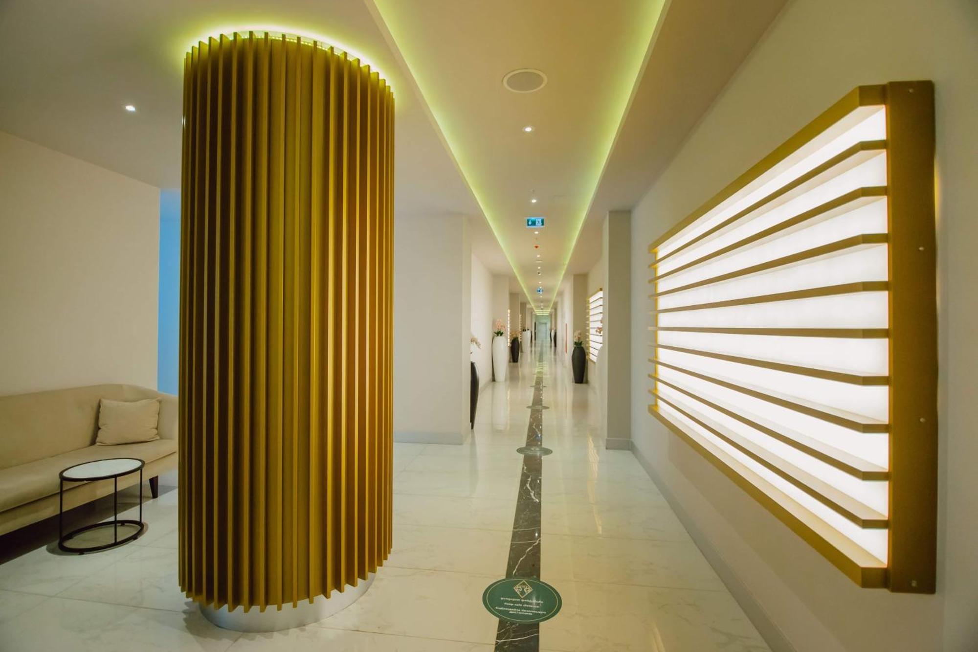 Luxury Beach Front Hotel Батумі Екстер'єр фото