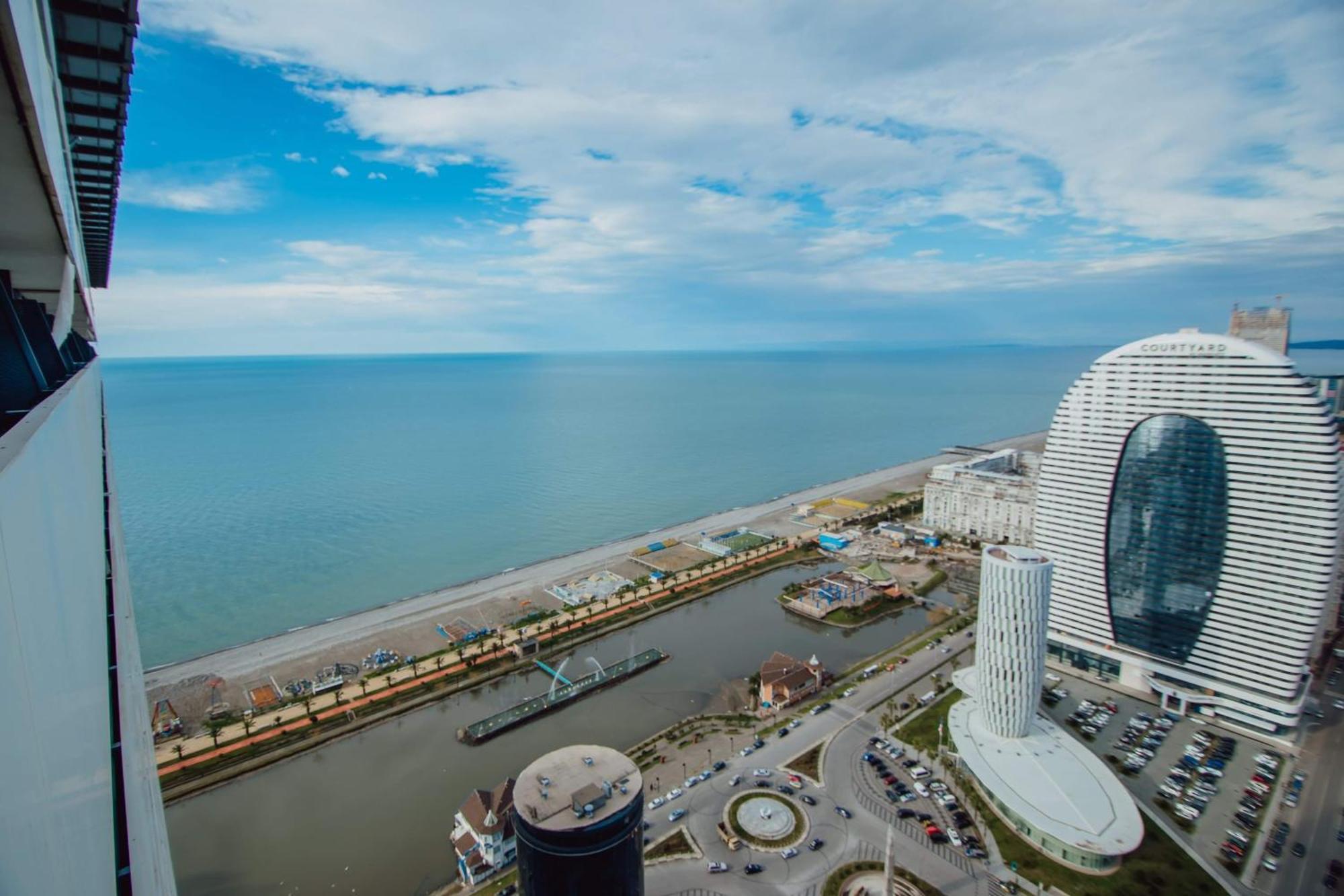 Luxury Beach Front Hotel Батумі Екстер'єр фото