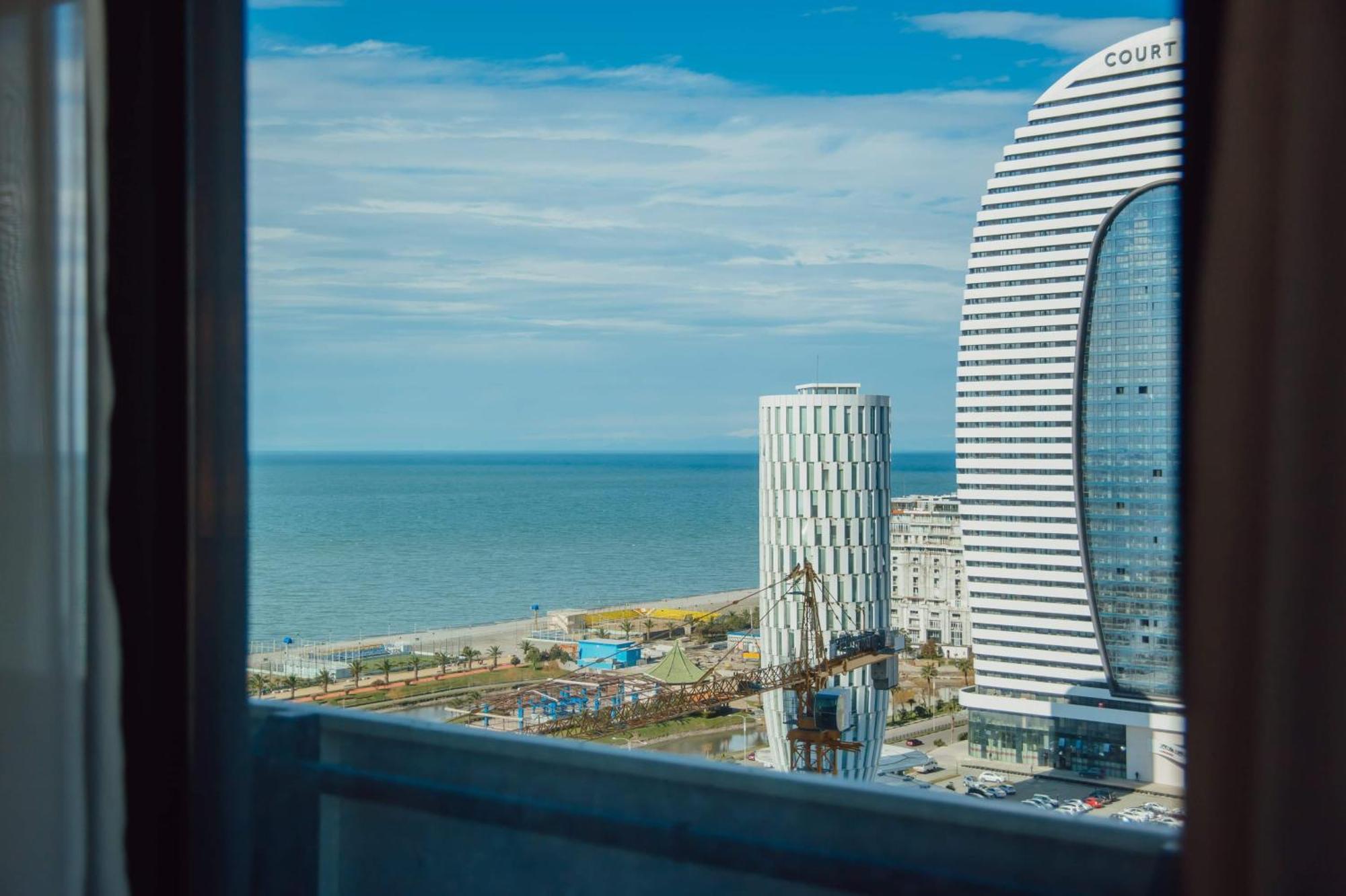 Luxury Beach Front Hotel Батумі Екстер'єр фото