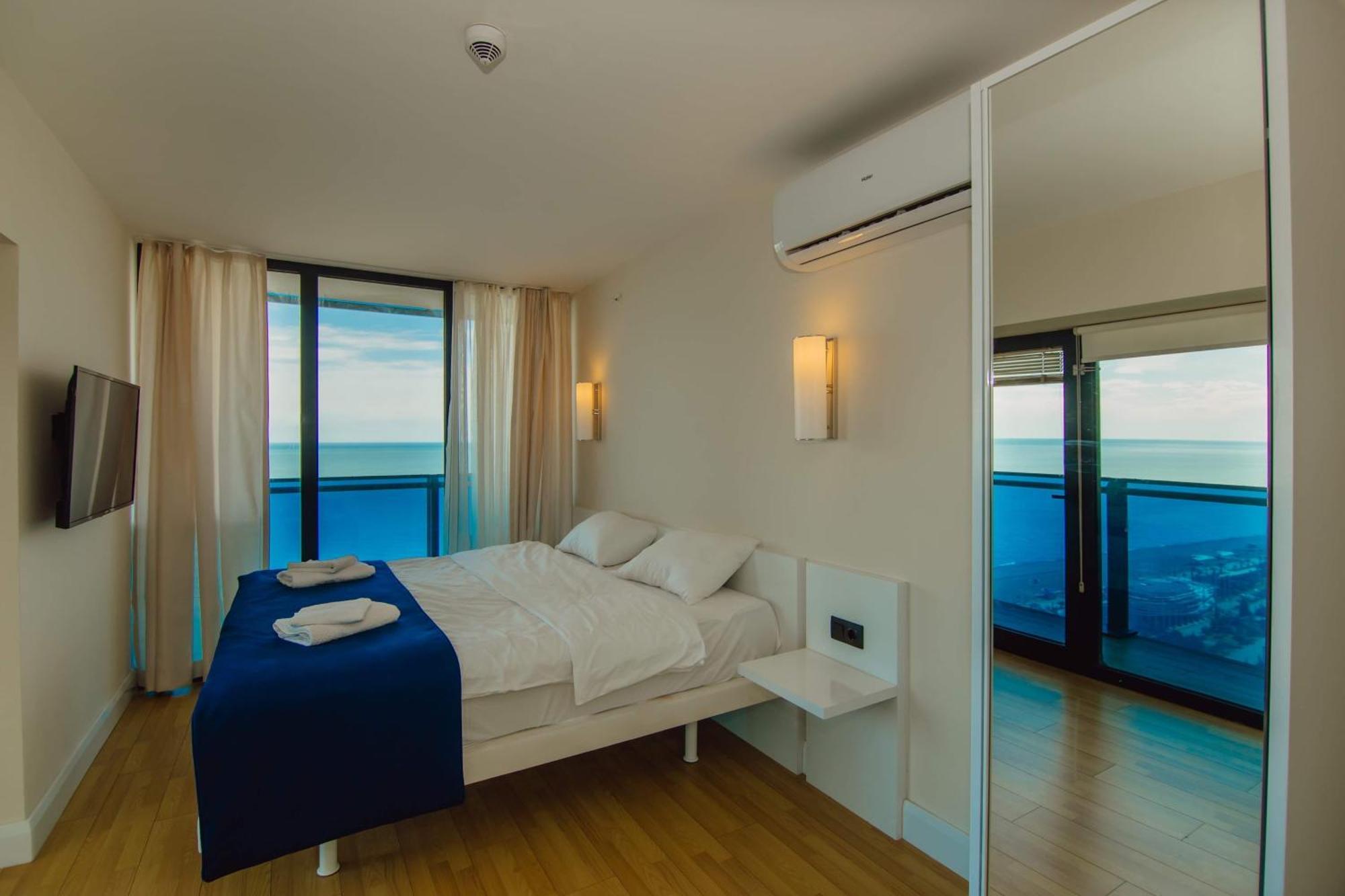 Luxury Beach Front Hotel Батумі Екстер'єр фото