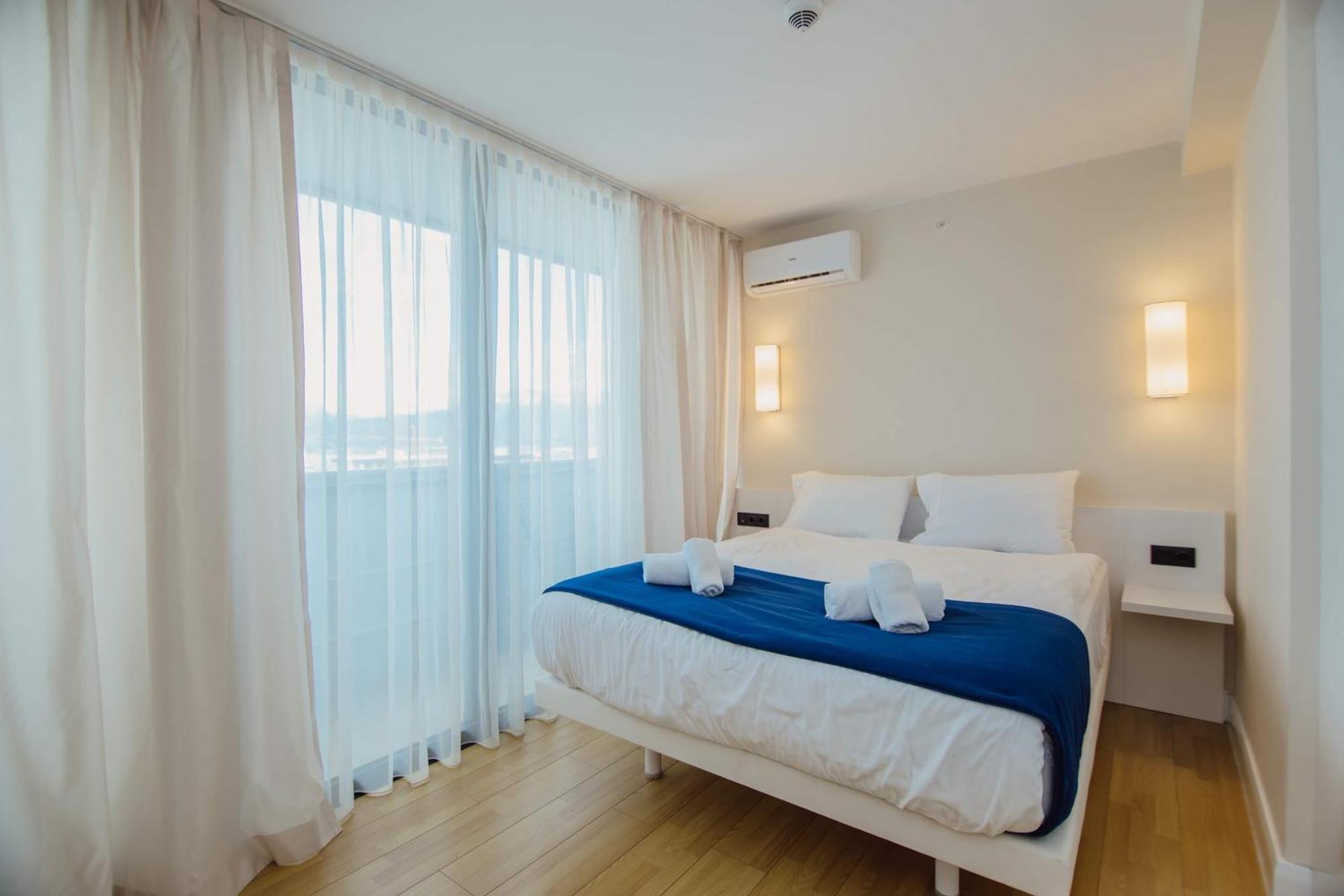 Luxury Beach Front Hotel Батумі Екстер'єр фото