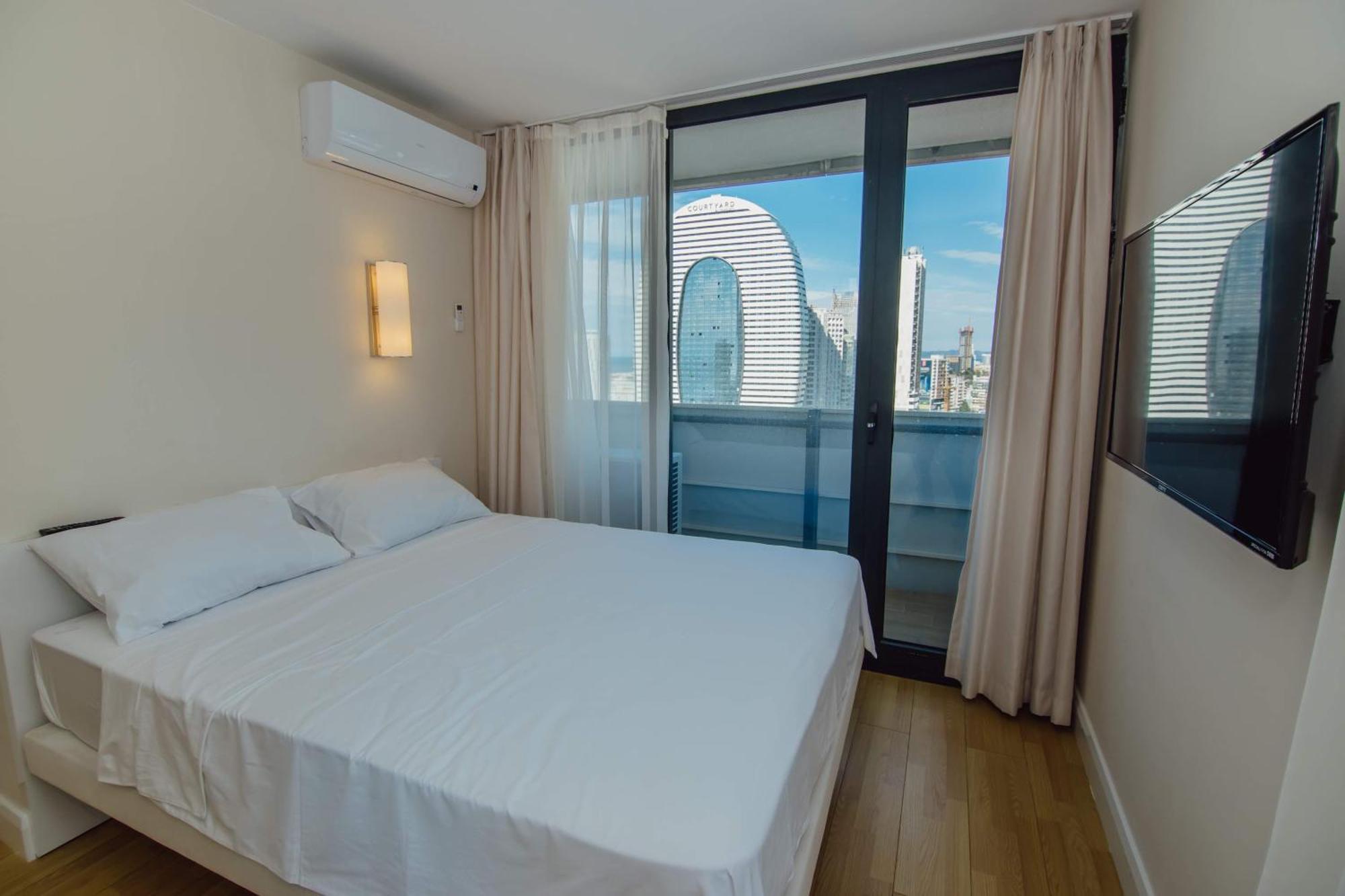 Luxury Beach Front Hotel Батумі Екстер'єр фото