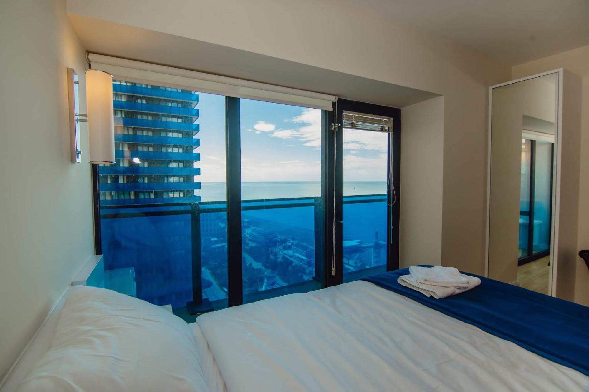 Luxury Beach Front Hotel Батумі Екстер'єр фото