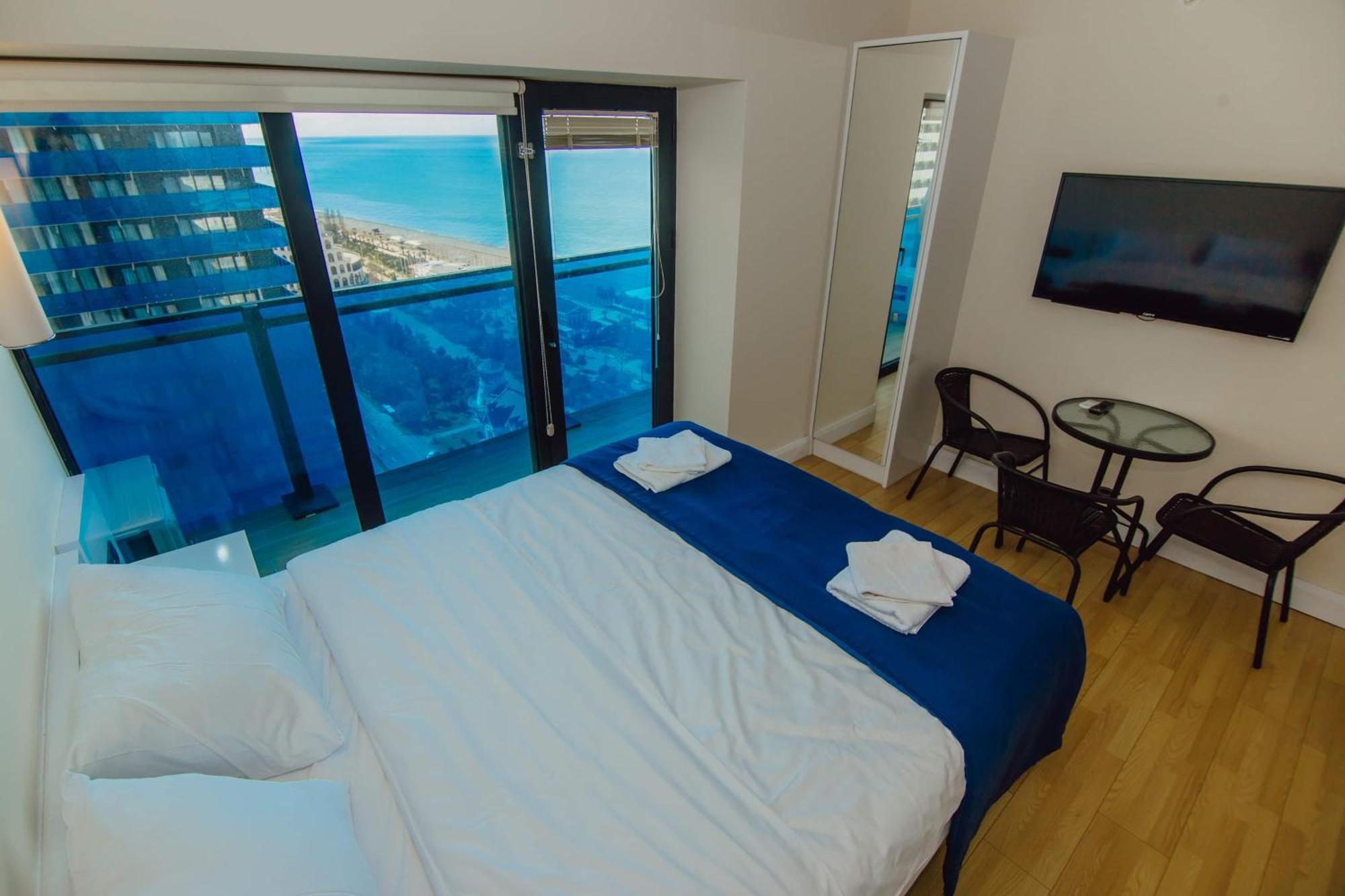 Luxury Beach Front Hotel Батумі Екстер'єр фото