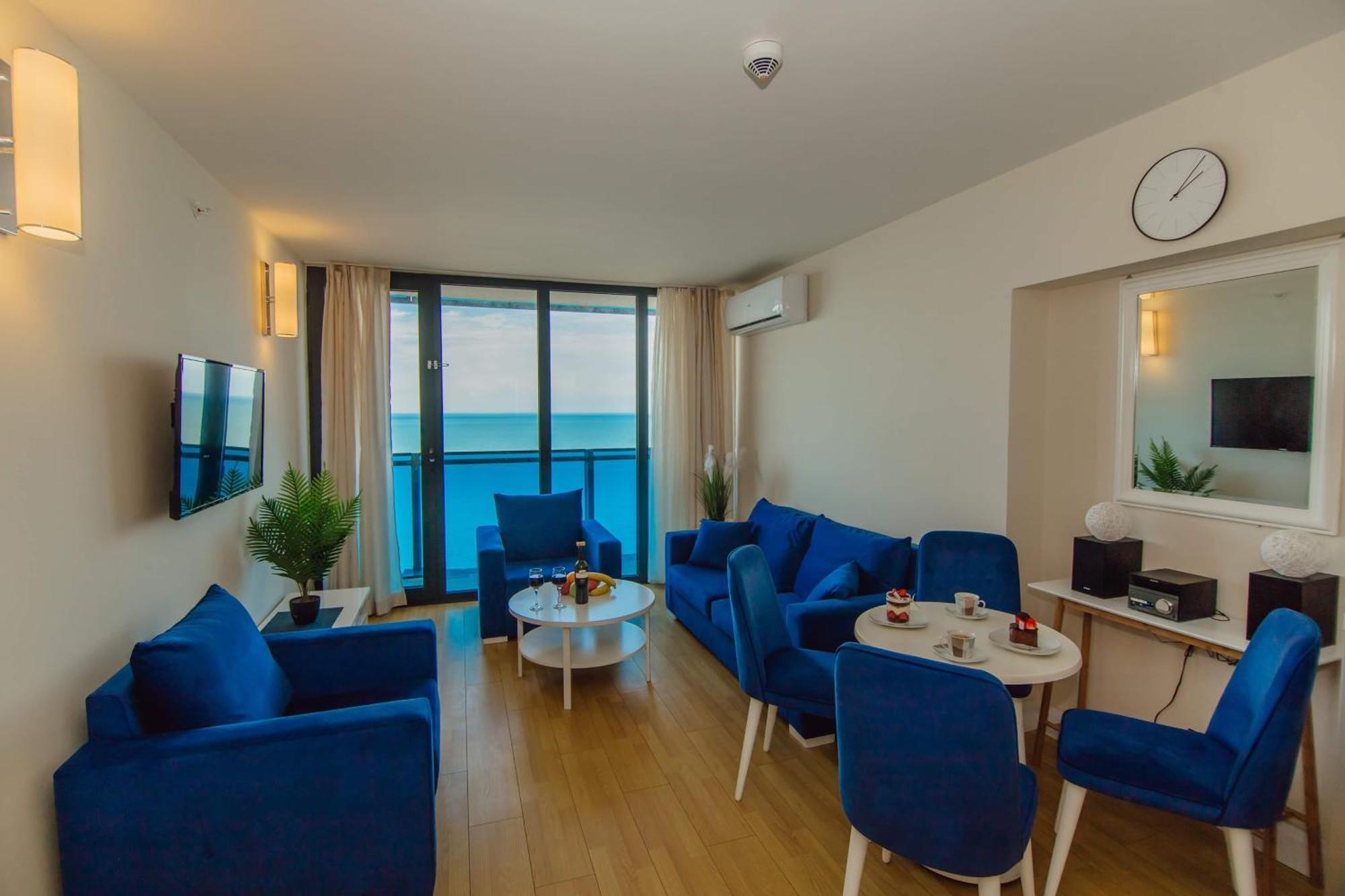 Luxury Beach Front Hotel Батумі Екстер'єр фото