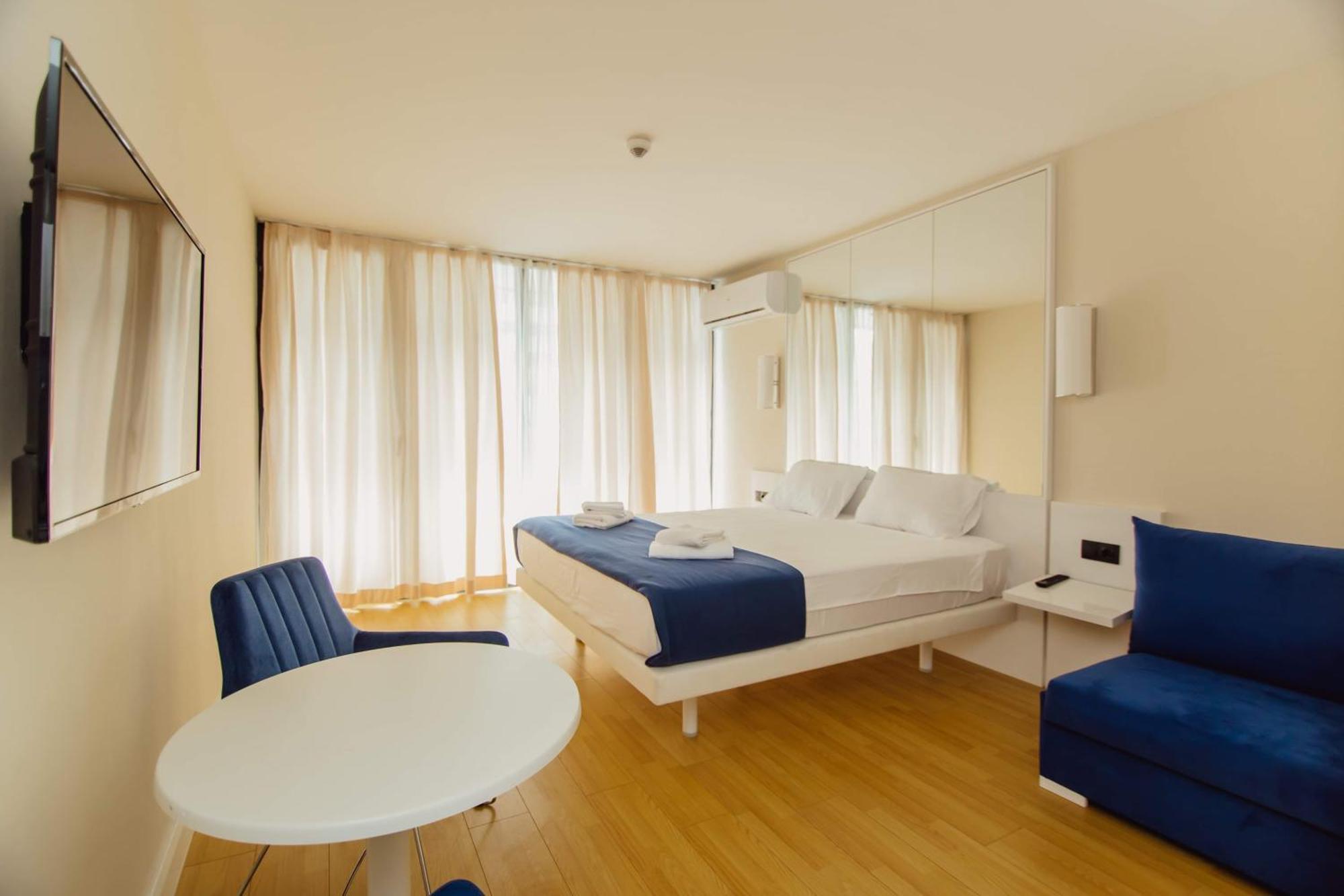 Luxury Beach Front Hotel Батумі Екстер'єр фото