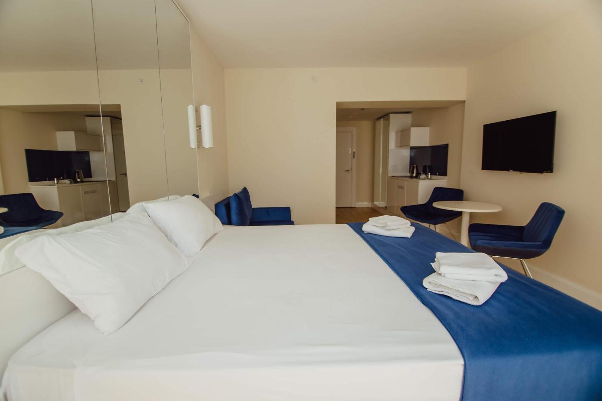 Luxury Beach Front Hotel Батумі Екстер'єр фото